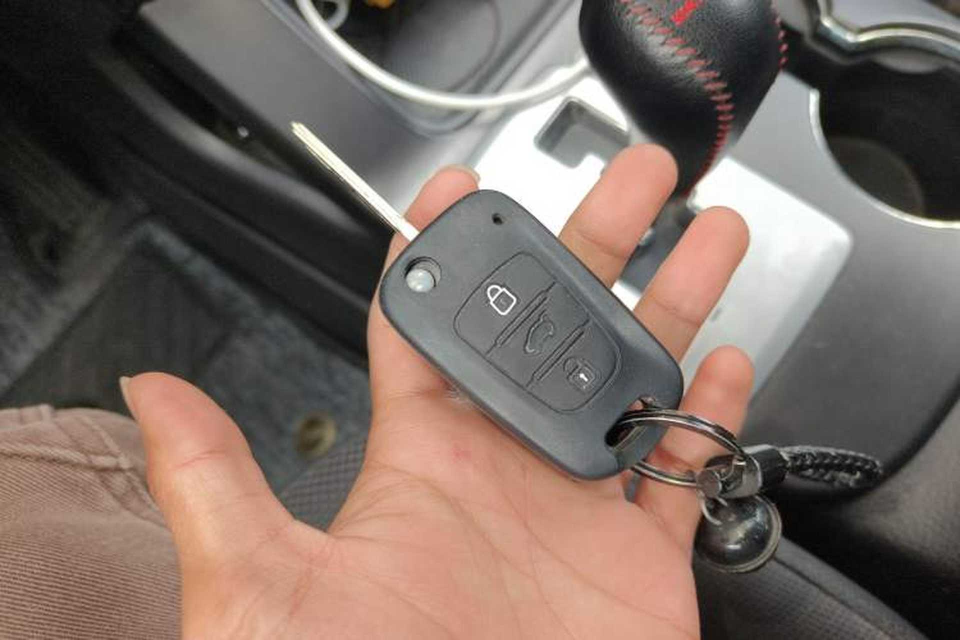 Used Kia Sorento 2012 2.2T Diesel Comfort Edition Vehicle Key