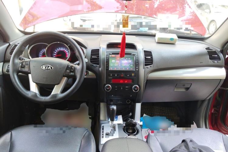 Used Kia Sorento 2012 2.4L Gasoline Luxury Edition Center Console