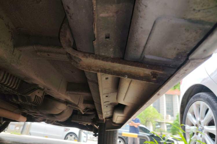 Used Kia Sorento 2012 2.4L Gasoline Supreme Edition Chassis Front Left