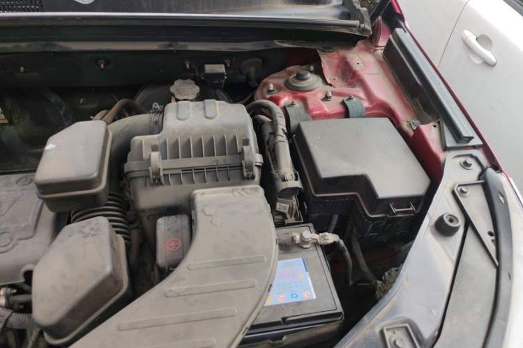 Used Kia Sorento 2012 2.4L Gasoline Supreme Edition Engine Bay Left