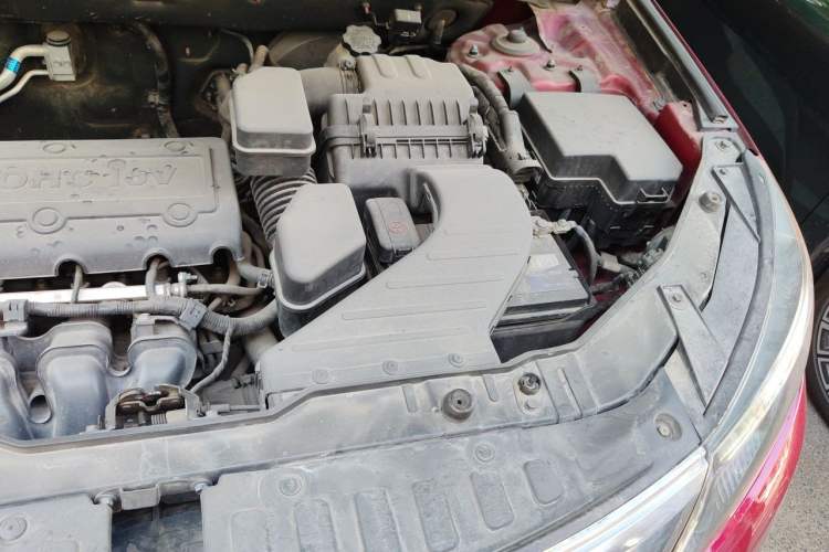 Used Kia Sorento 2012 2.4L Gasoline Luxury Edition Engine Bay Left