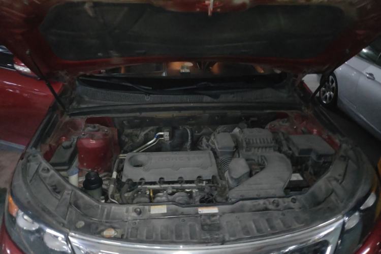 Used Kia Sorento 2012 2.4L Gasoline Supreme Edition Engine Bay