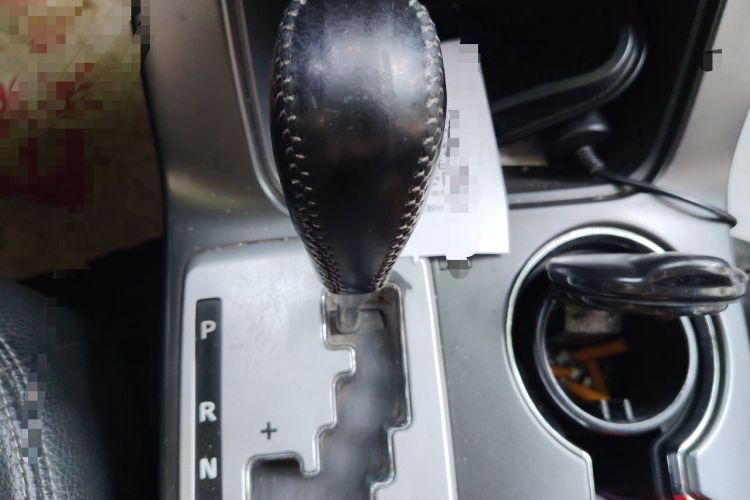 Used Kia Sorento 2012 2.4L Gasoline Luxury Edition Gear Lever