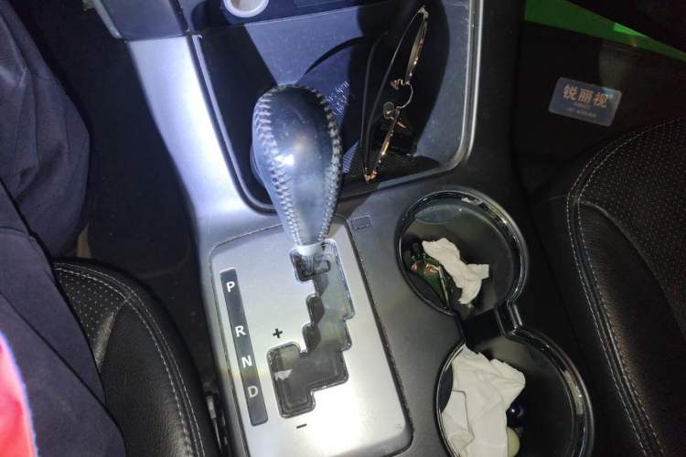 Used Kia Sorento 2012 2.4L Gasoline Supreme Edition Gear Lever