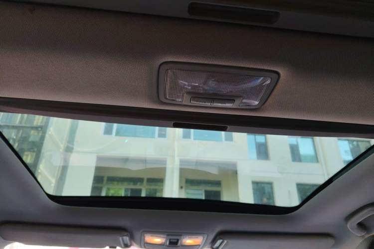 Used Kia Sorento 2012 2.4L Gasoline Luxury Edition Headliner