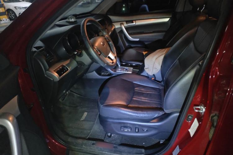 Used Kia Sorento 2012 2.4L Gasoline Supreme Edition Left Front Seat