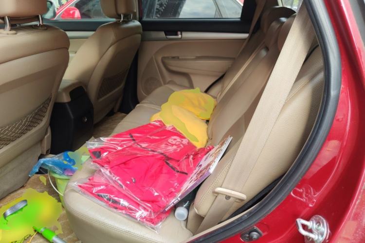 Used Kia Sorento 2012 2.4L Gasoline Supreme Edition Left Rear Seat