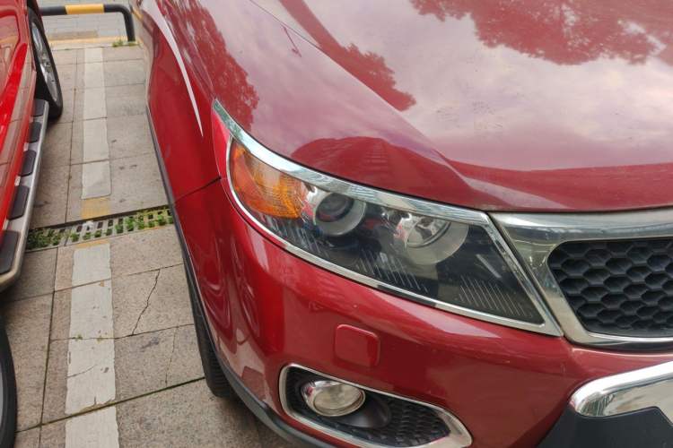 Used Kia Sorento 2012 2.4L Gasoline Supreme Edition Right Front Headlight