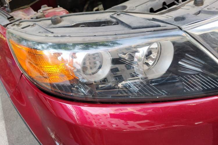 Used Kia Sorento 2012 2.4L Gasoline Luxury Edition Right Front Headlight