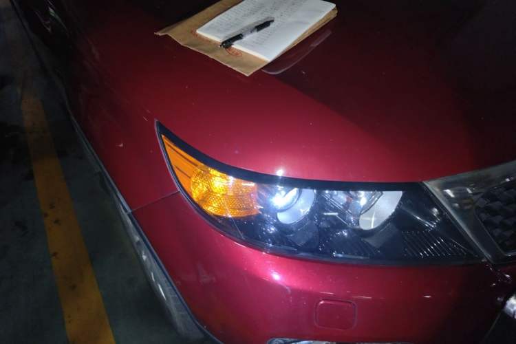 Used Kia Sorento 2012 2.4L Gasoline Supreme Edition Right Front Headlight