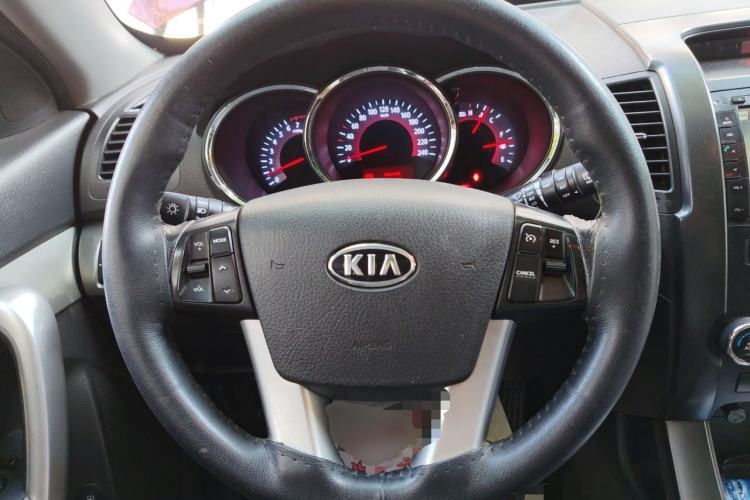 Used Kia Sorento 2012 2.4L Gasoline Luxury Edition Steering Wheel
