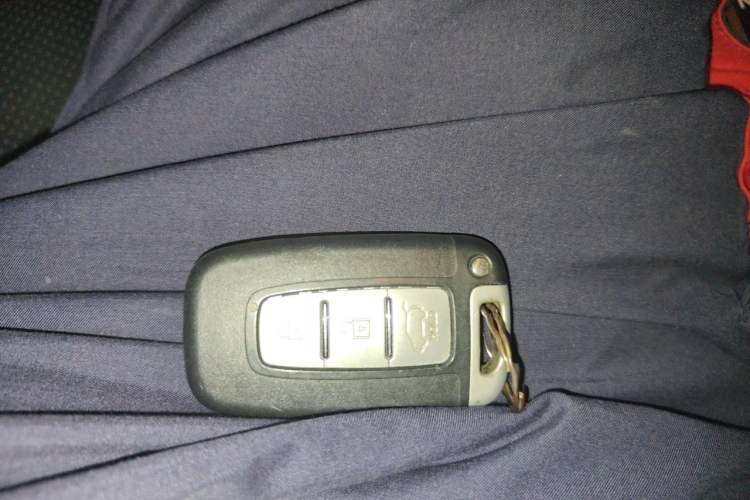 Used Kia Sorento 2012 2.4L Gasoline Supreme Edition Vehicle Key