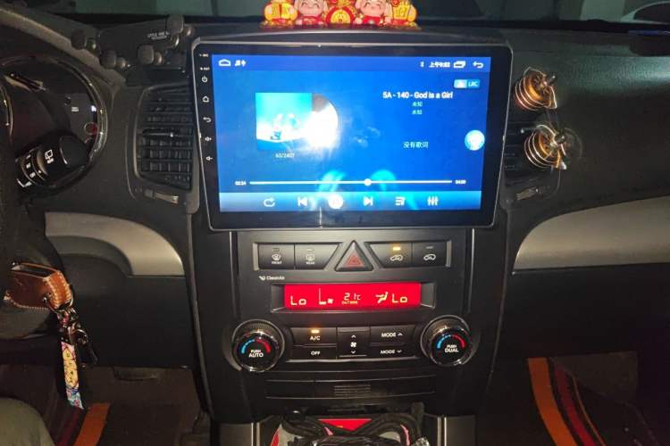 Used Kia Sorento 2012 2.2T Diesel Comfort Edition Audio And AC Panel
