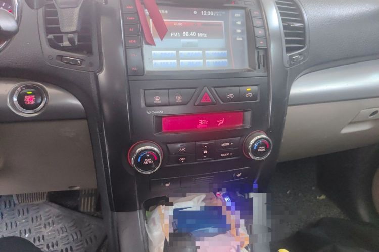 Used Kia Sorento 2012 2.4L Gasoline Luxury Edition Audio And AC Panel