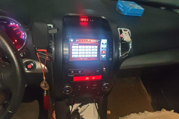Used Kia Sorento 2012 2.4L Gasoline Luxury Edition Audio And AC Panel