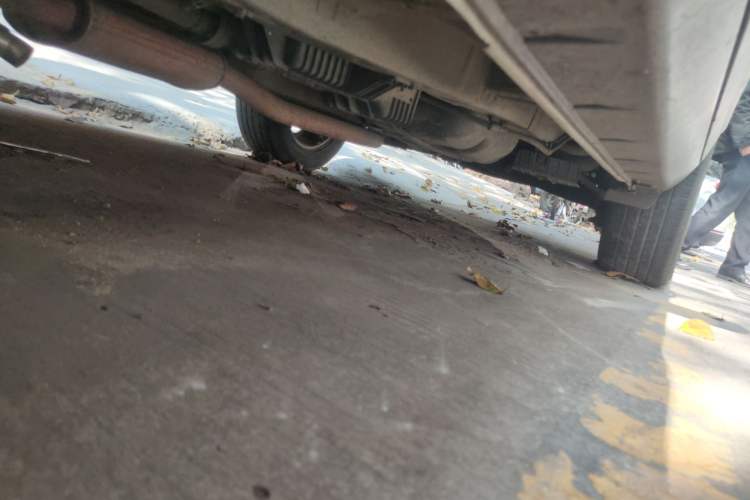 Used Kia Sorento 2012 2.4L Gasoline Comfort Edition Chassis Front Left