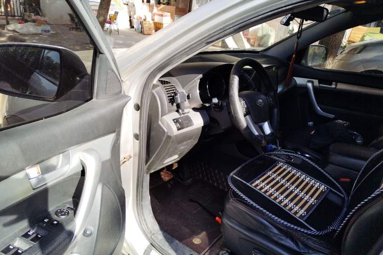 Used Kia Sorento 2012 2.4L Gasoline Comfort Edition Driver Seat