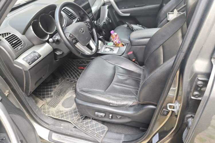 Used Kia Sorento 2012 2.4L Gasoline Luxury Edition Driver Seat