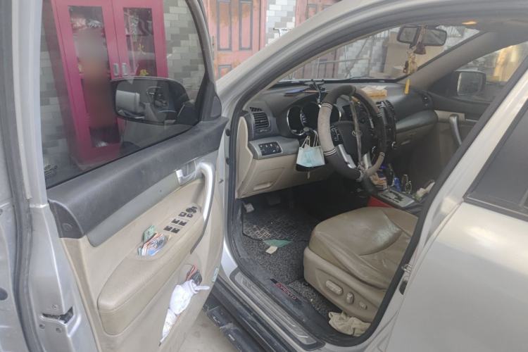 Used Kia Sorento 2012 2.4L Gasoline Luxury Edition Driver Seat