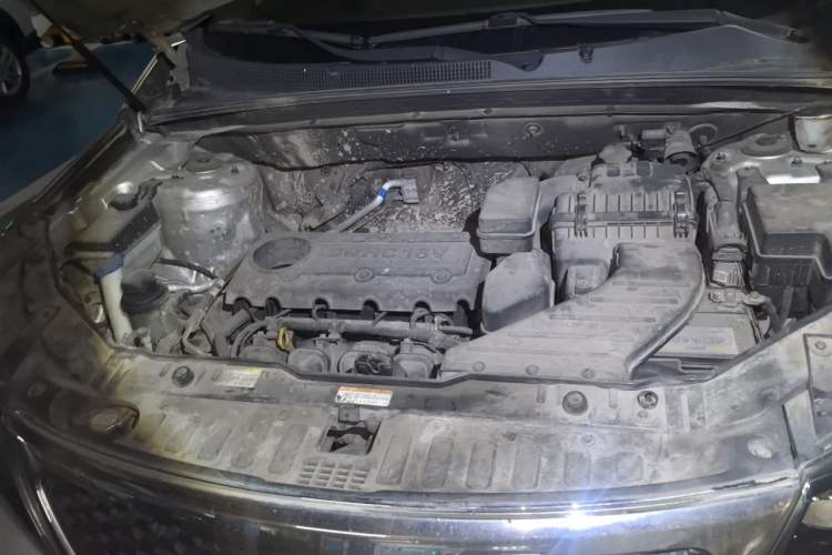 Used Kia Sorento 2012 2.4L Gasoline Comfort Edition Engine Bay