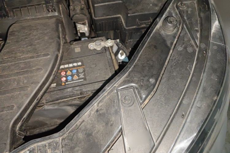 Used Kia Sorento 2012 2.2T Diesel Comfort Edition Engine Bay Left