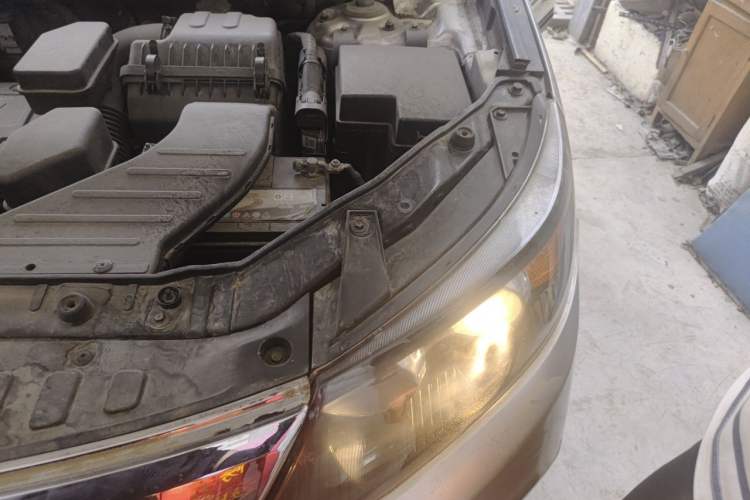 Used Kia Sorento 2012 2.4L Gasoline Luxury Edition Engine Bay Left