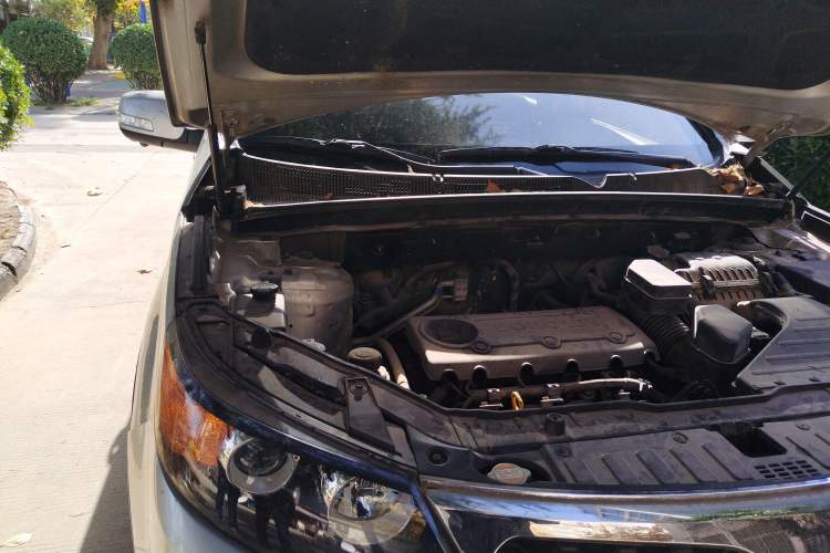 Used Kia Sorento 2012 2.4L Gasoline Comfort Edition Engine Bay Right