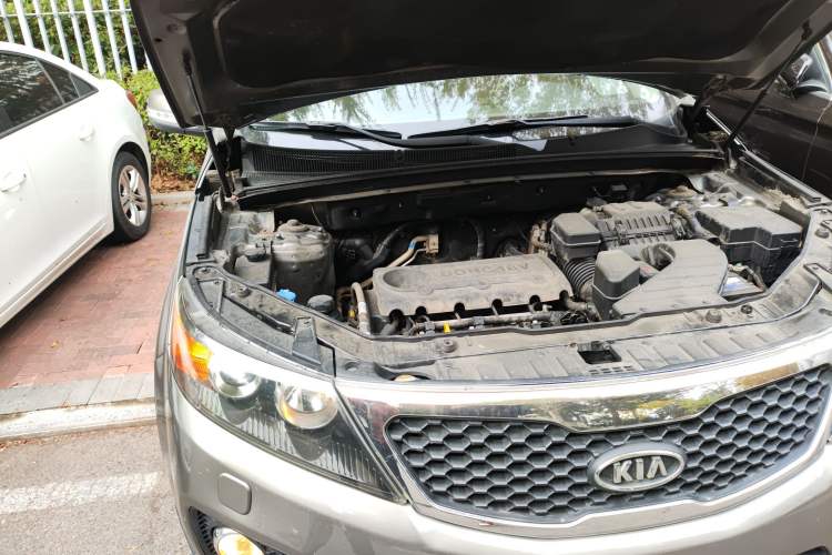 Used Kia Sorento 2012 2.4L Gasoline Supreme Edition Engine Bay Right
