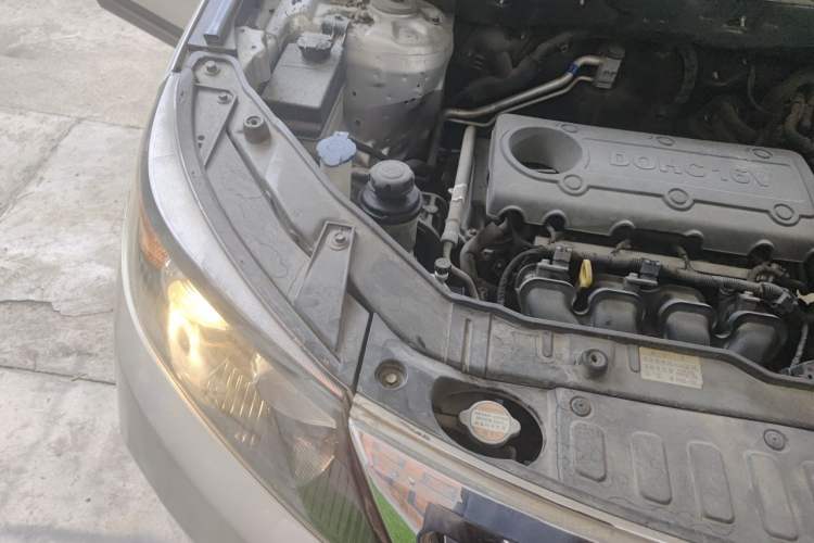 Used Kia Sorento 2012 2.4L Gasoline Luxury Edition Engine Bay Right