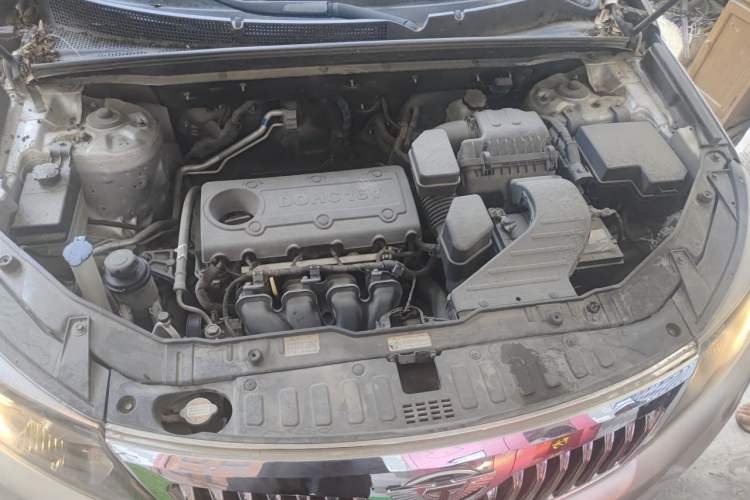 Used Kia Sorento 2012 2.4L Gasoline Luxury Edition Engine Bay