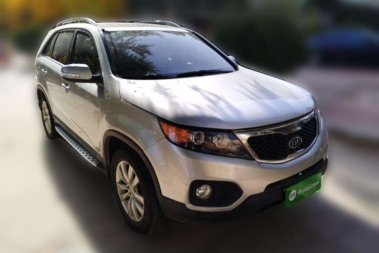 Used Kia Sorento 2012 2.4L Gasoline Comfort Edition Front Right 45 Deg