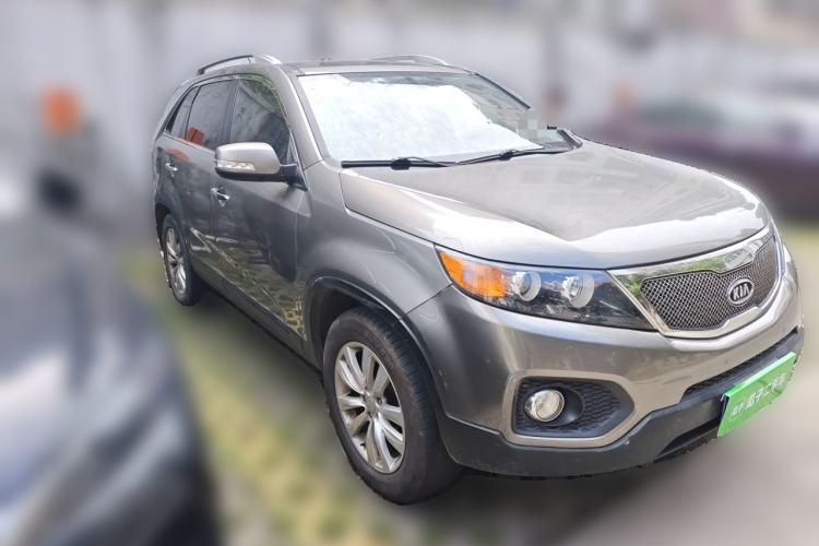Used Kia Sorento 2012 2.4L Gasoline Luxury Edition Front Right 45 Deg