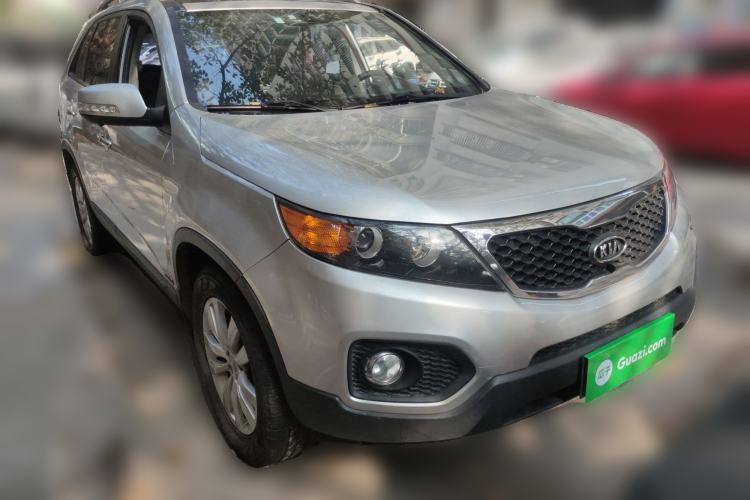Used Kia Sorento 2012 2.4L Gasoline Comfort Edition Front Right 45 Deg