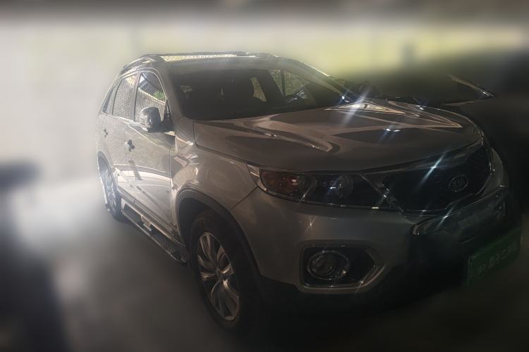 Used Kia Sorento 2012 2.4L Gasoline Luxury Edition Front Right 45 Deg