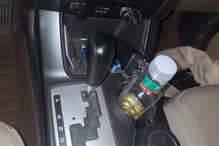 Used Kia Sorento 2012 2.4L Gasoline Comfort Edition Gear Lever