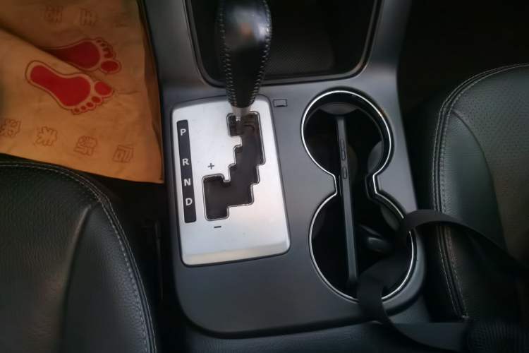 Used Kia Sorento 2012 2.4L Gasoline Luxury Edition Gear Lever