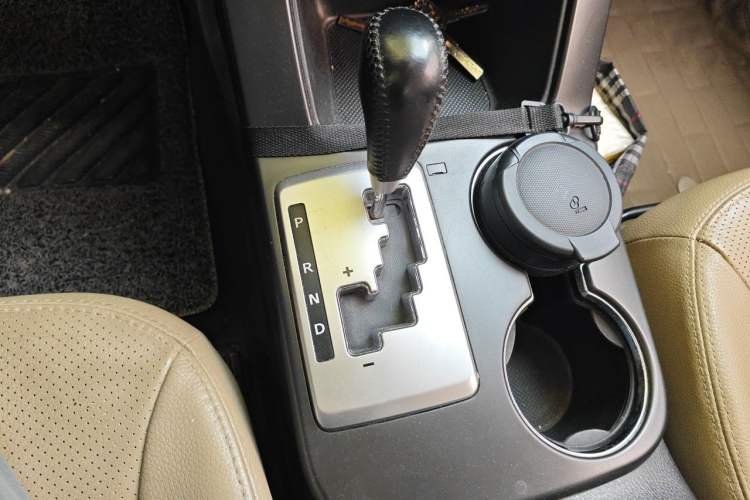 Used Kia Sorento 2012 2.2T Diesel Luxury Edition Gear Lever