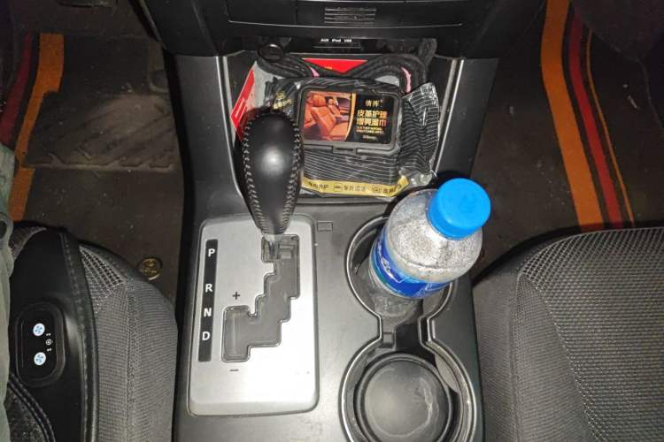 Used Kia Sorento 2012 2.2T Diesel Comfort Edition Gear Lever