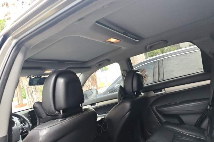 Used Kia Sorento 2012 2.4L Gasoline Luxury Edition Headliner