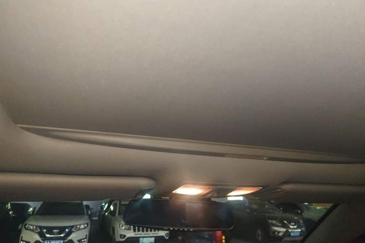 Used Kia Sorento 2012 2.4L Gasoline Luxury Edition Headliner