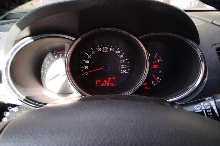 Used Kia Sorento 2012 2.4L Gasoline Comfort Edition Instrument Cluster