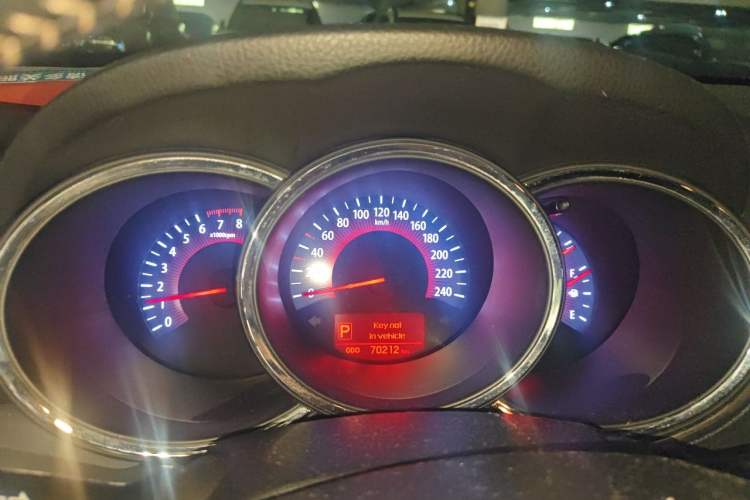 Used Kia Sorento 2012 2.4L Gasoline Luxury Edition Instrument Cluster