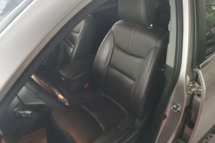 Used Kia Sorento 2012 2.4L Gasoline Luxury Edition Left Front Seat