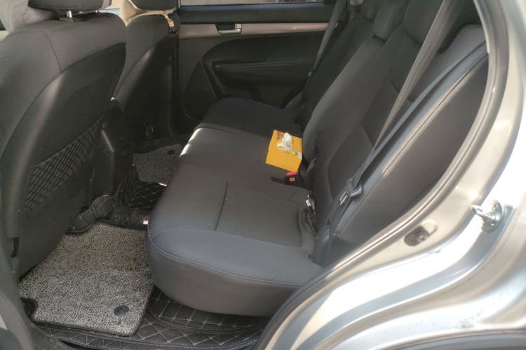 Used Kia Sorento 2012 2.4L Gasoline Comfort Edition Left Rear Seat