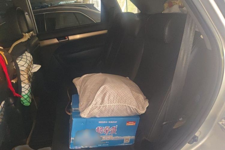 Used Kia Sorento 2012 2.4L Gasoline Luxury Edition Left Rear Seat