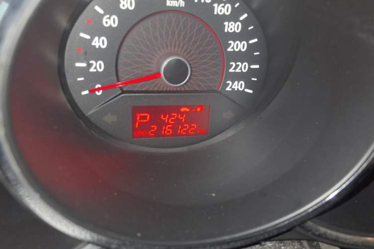 Used Kia Sorento 2012 2.4L Gasoline Comfort Edition Odometer Close Up