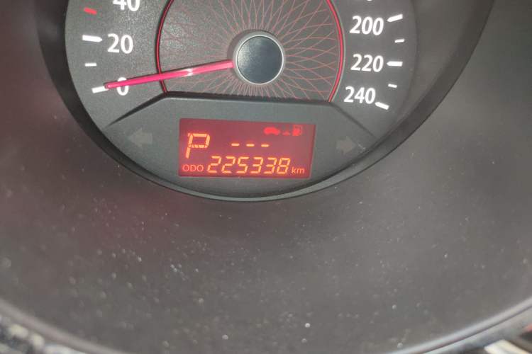 Used Kia Sorento 2012 2.4L Gasoline Comfort Edition Odometer Close Up