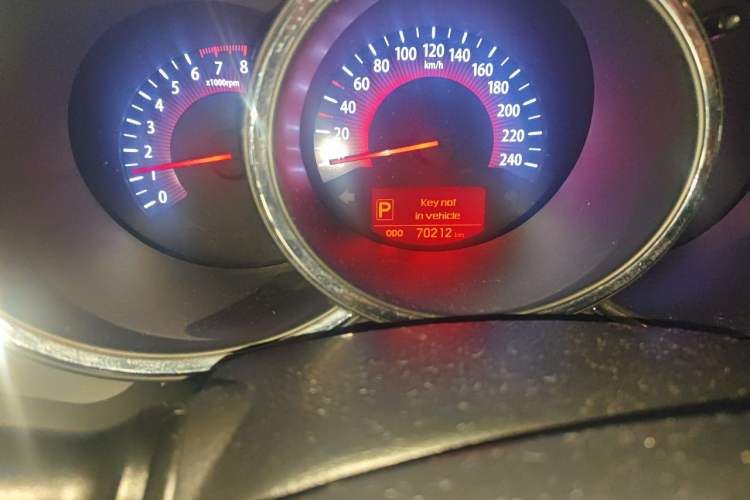 Used Kia Sorento 2012 2.4L Gasoline Luxury Edition Odometer Close Up