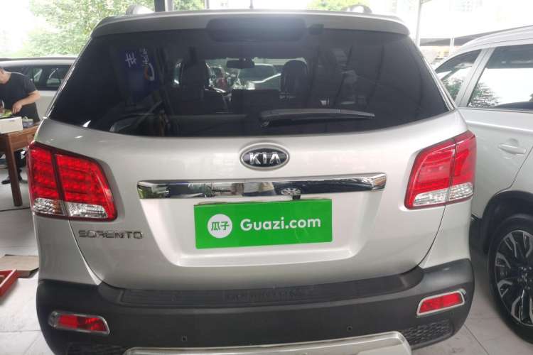 Used Kia Sorento 2012 2.4L Gasoline Luxury Edition Rear