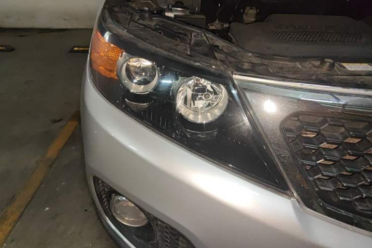 Used Kia Sorento 2012 2.2T Diesel Comfort Edition Right Front Headlight